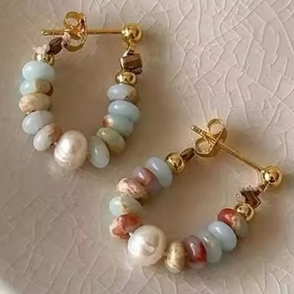 Jewelry - GIFTED!Natural Stone Pearl Beaded Earrings